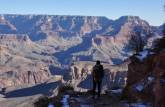 Trilha em meio à grandiosidade do Grand Canyon no Arizona, nos Estados Unidos